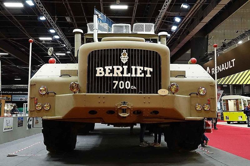 Obří nákladní automobil Berliet T100 číslo 2.