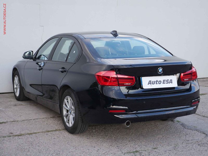 BMW Řada 3 (2018) 1.5i, 2.maj,ČR, servis.kniha - fotka 4 z 18