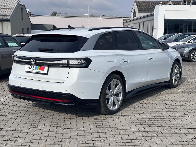 Volkswagen ID.7 Tourer Pro 210kW  - fotka 2 z 15
