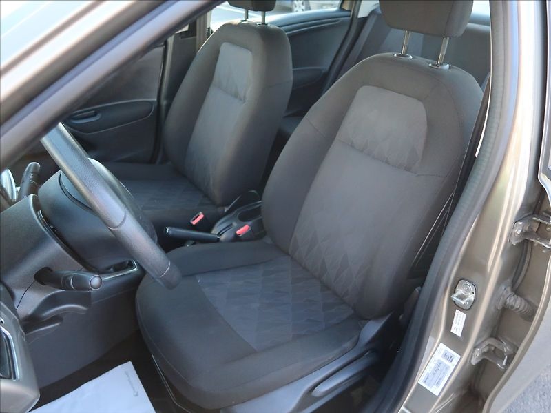 Citroën C-Elysée 1,6 VTi,85kW,1majČR,Serv.k,DPH - fotka 10 z 26
