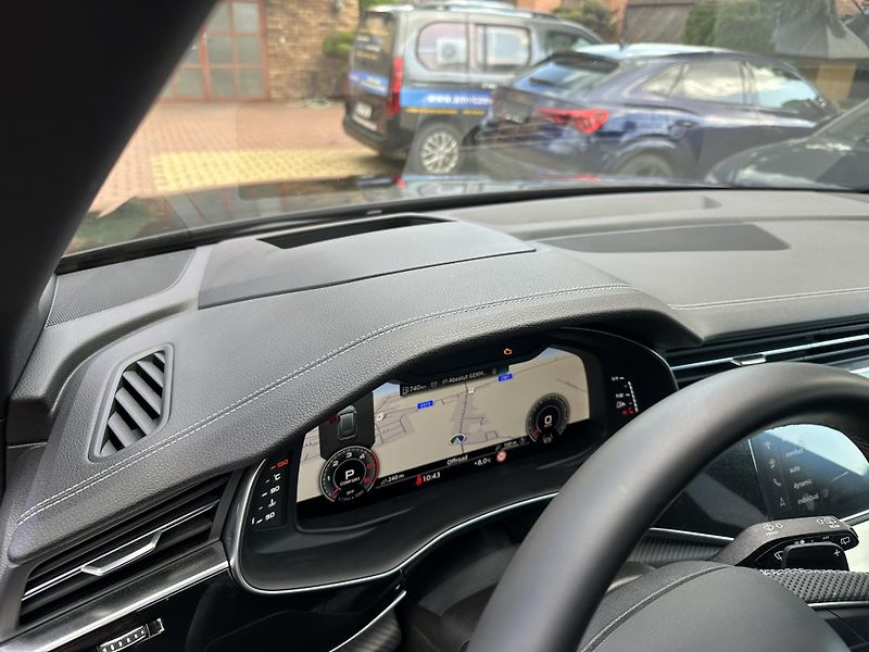 Audi Q8 (2025) 50TDi,HEAD-UP,PANORAMA, KARBON - fotka 31 z 39