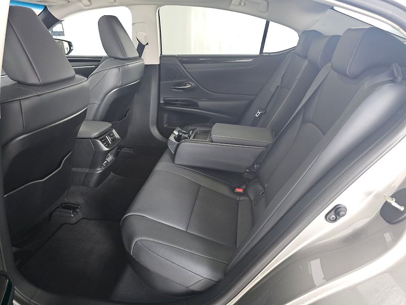 Lexus ES 300h (2025) 2.5HEV 218k BUSINESS EDITION - fotka 7 z 28