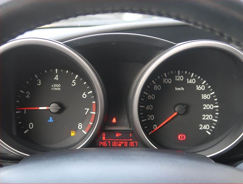 Mazda 3 (2010) 1.6, po STK, jezdí výborně - fotka 11 z 14