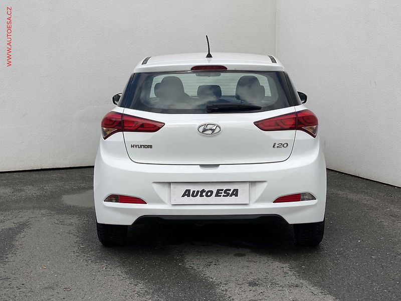 Hyundai i20 (2017) 1.2i, 2.maj,ČR, Family+ - fotka 5 z 16