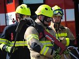 Hasiči se v rámci cvičení Rescue meeting zdokonalovali ve vyprošťování osob z auta, ale také jak uhasit elektromobil - především baterii.