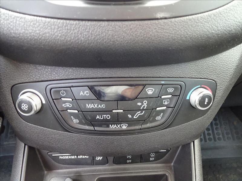 Ford Tourneo Courier 1.5 TDCI - fotka 31 z 44