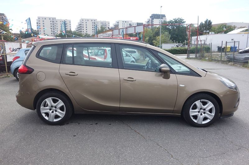 Opel Zafira 2,0DCi 96kW ČR ! 7 MÍST ! - fotka 8 z 38