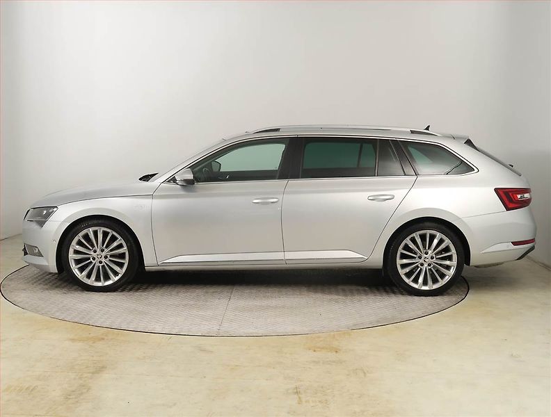 Škoda Superb (2019) Laurin&Klement 2.0 TDI, 4X4 - fotka 3 z 29