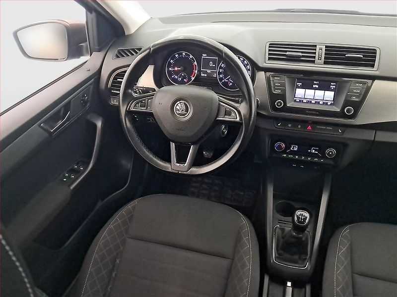 Škoda Fabia (2015) Style 1.2 TSI, Tempomat - fotka 7 z 14