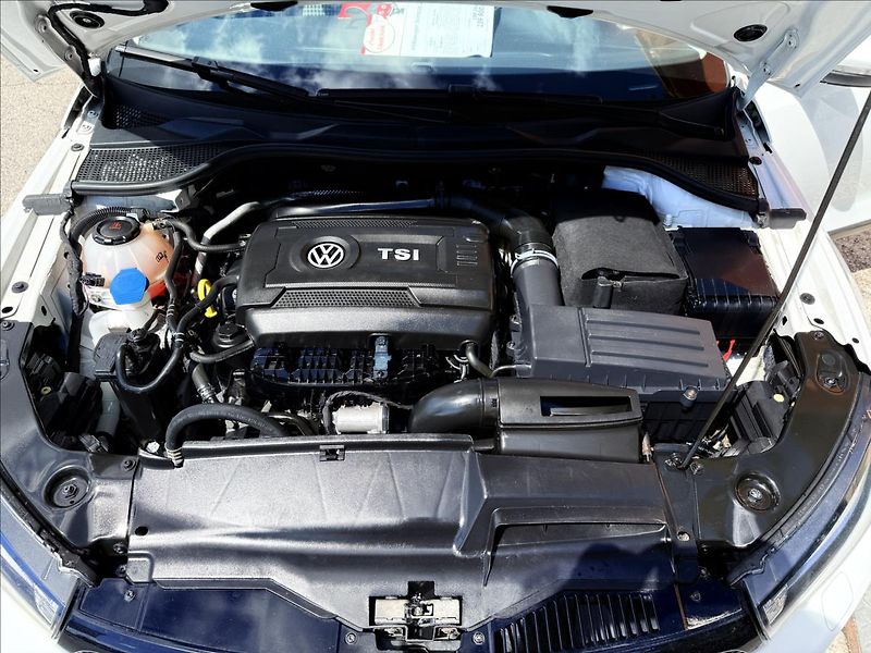 Volkswagen Scirocco 2,0 TSi DSG - fotka 24 z 24