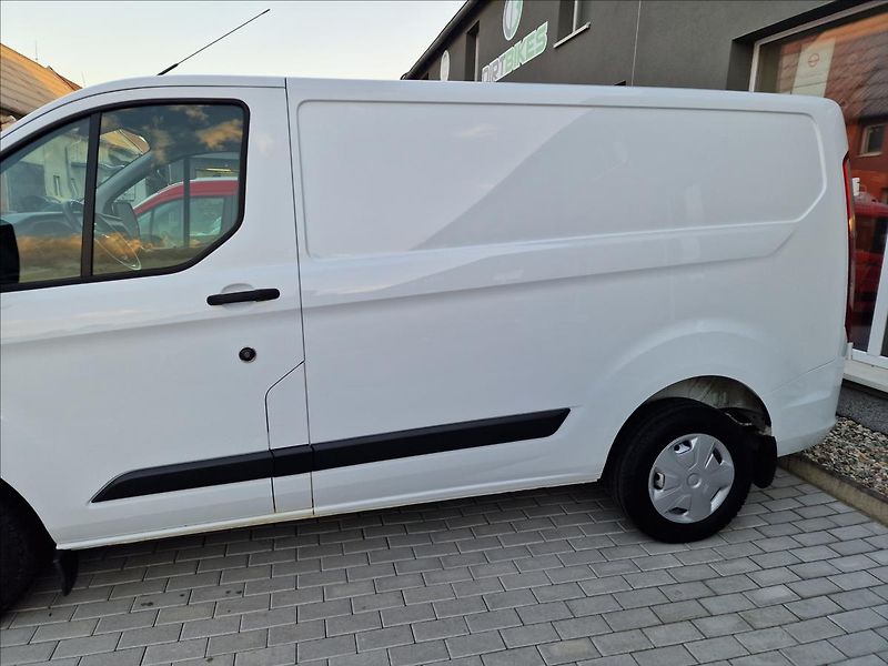 Ford Transit Custom 2.0TDCI Trend L1,ČR,1.Majitel - fotka 39 z 43