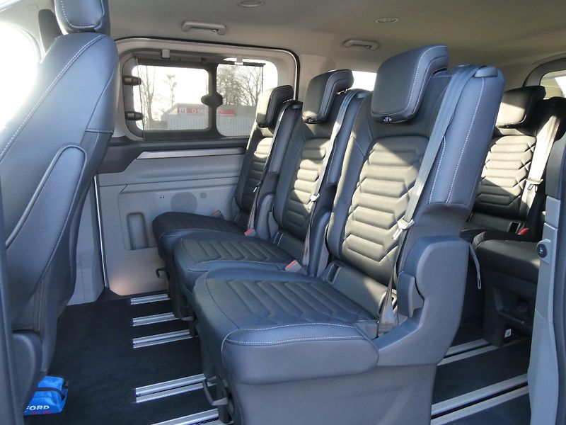 Ford Tourneo Custom (2026) L2,TITANIUM X,8Míst,AWD automat - fotka 7 z 12