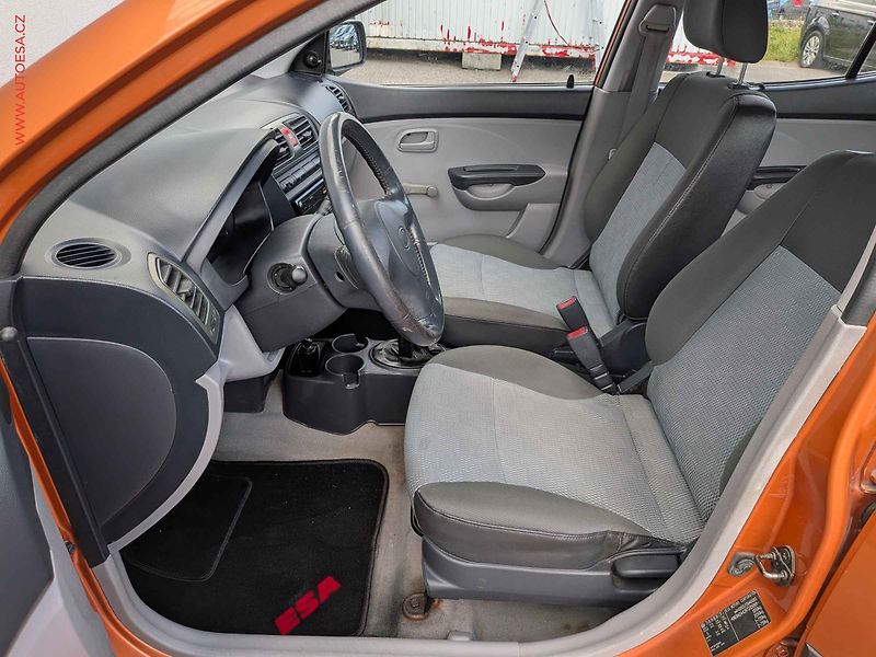 Kia Picanto (2006) 1.0i, ČR - fotka 9 z 11