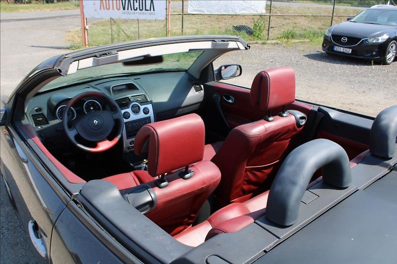 Renault Mégane 1,6 i  STK 4/2028 - fotka 28 z 33