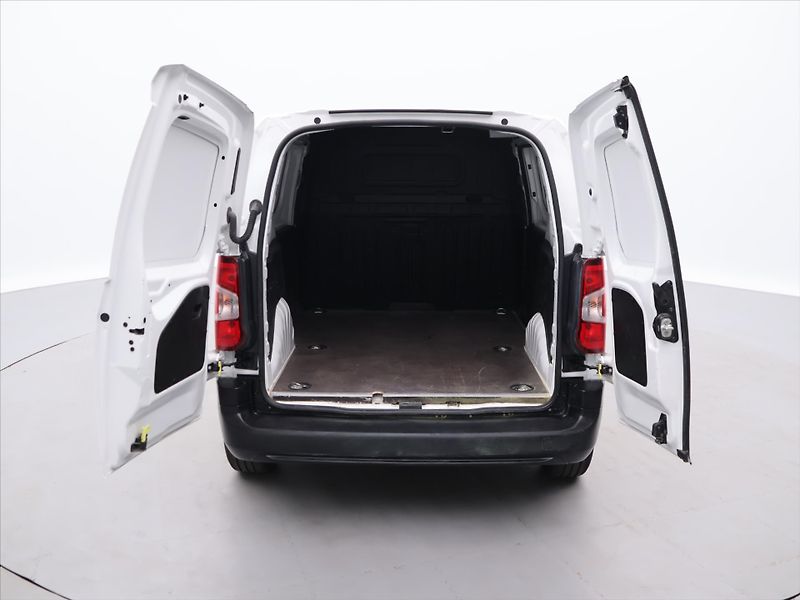 Opel Combo 1,2 Turbo 81 kW S/S Enjoy - fotka 9 z 25
