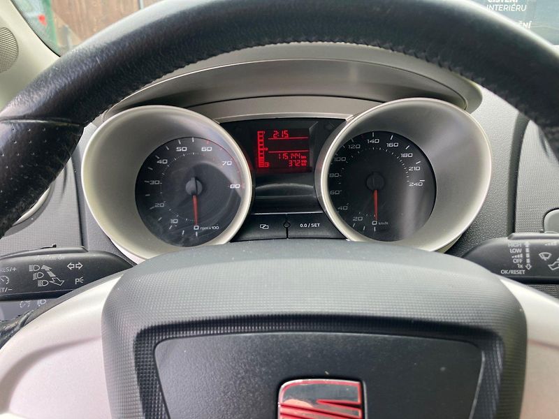 Seat Ibiza 1,6MPi (77kW)*NÍZKÝ NÁJEZD KM* - fotka 8 z 15