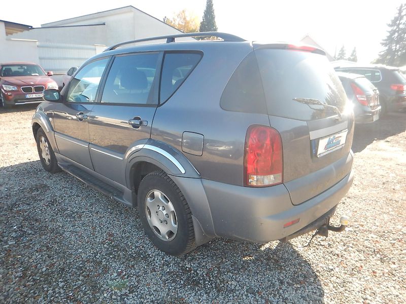 SsangYong Rexton 2.7 XDi, AUTOMAT, TAŽNÉ - fotka 8 z 22