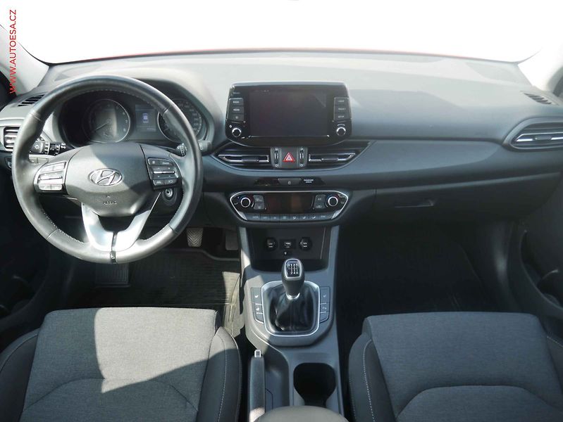 Hyundai i30 (2021) 1.5. i, ČR, navi, LED, autoAC - fotka 8 z 15