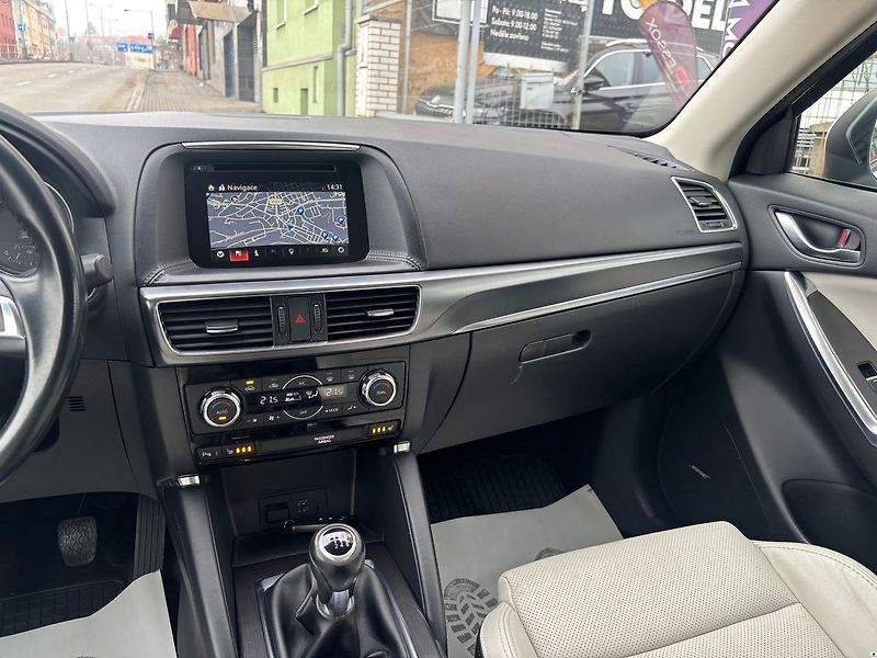 Mazda CX-5 2.2D/2017/MAN6,4X4-ZÁRUKA12-36 - fotka 30 z 54