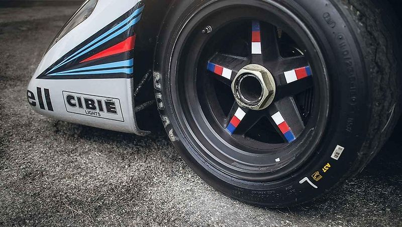 Porsche 917 schválené pro silniční provoz.