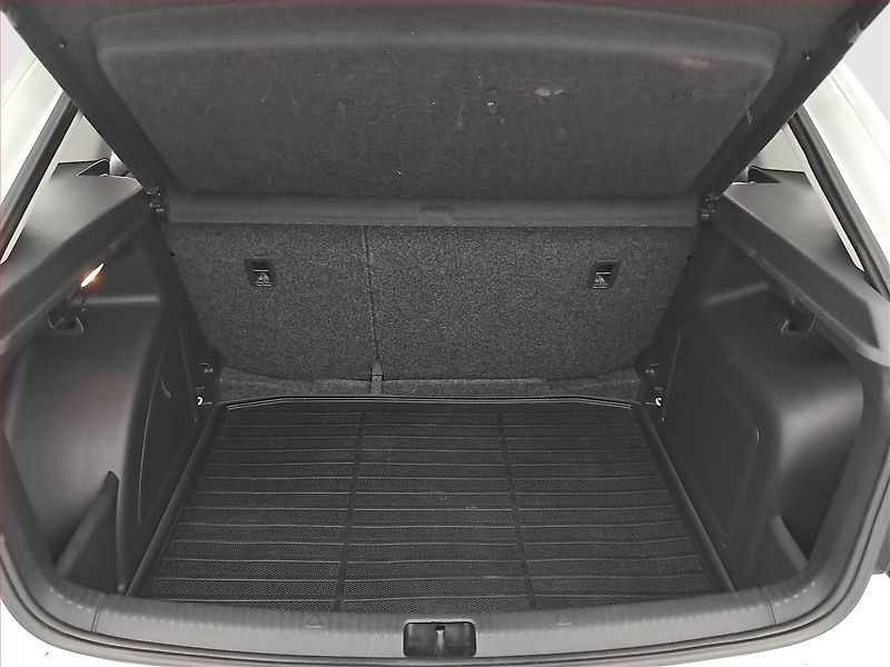 Škoda Rapid (2015) Spaceback 1.6 TDI, Tempomat - fotka 13 z 15
