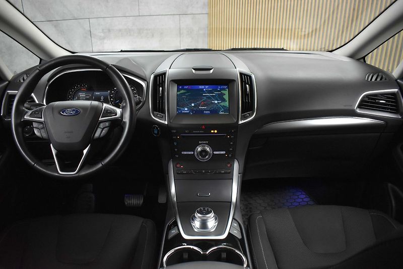 Ford S-MAX 2.5 HYBRID*TAŽNÉ*DPH*ČR 1.MAJ* - fotka 7 z 41