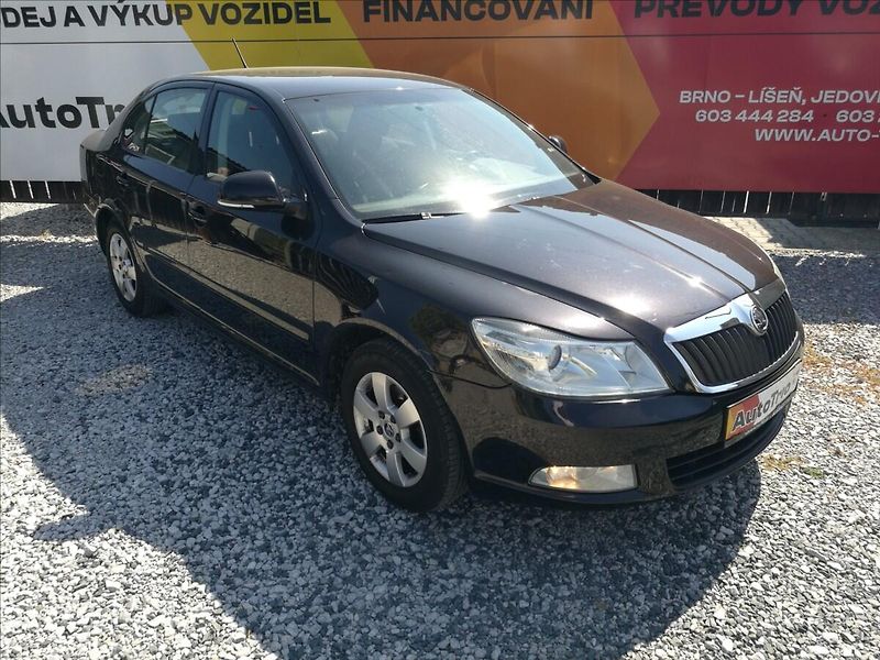 Škoda Octavia 1,6 TDI Ambiente - fotka 2 z 18
