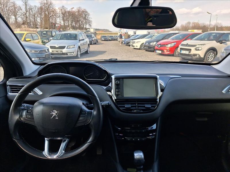Peugeot 208 1,6 Hdi 84 kw, 6 kvalt - fotka 9 z 13