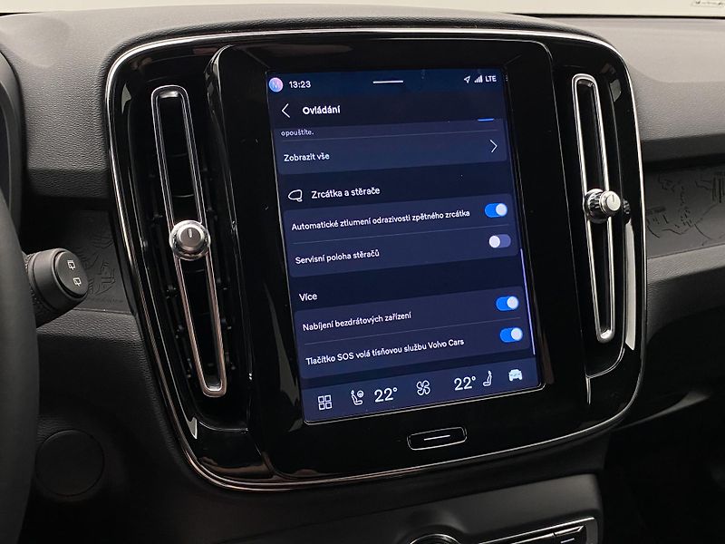Volvo XC40 PURE ELECTRIC RECHARGE PLUS - fotka 48 z 55