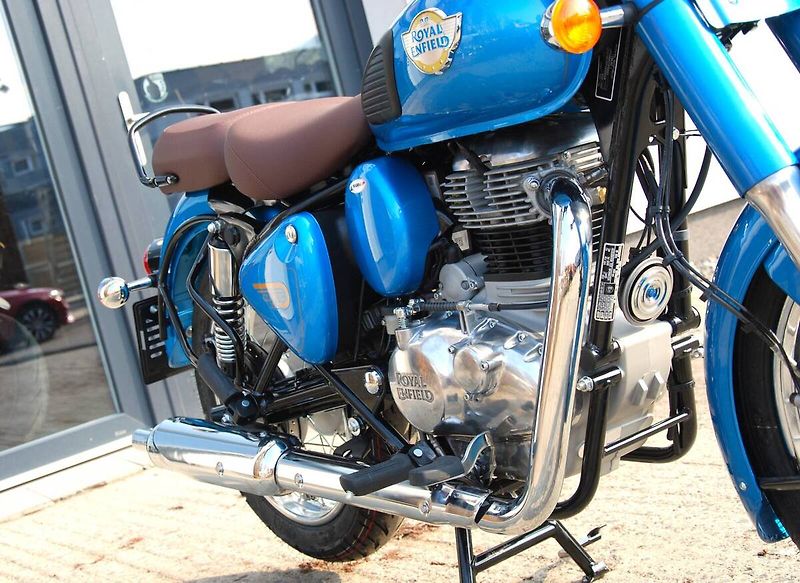 Royal Enfield Classic 350 (2026) PŘEDVÁDĚCÍ STROJ, DPH - fotka 13 z 25