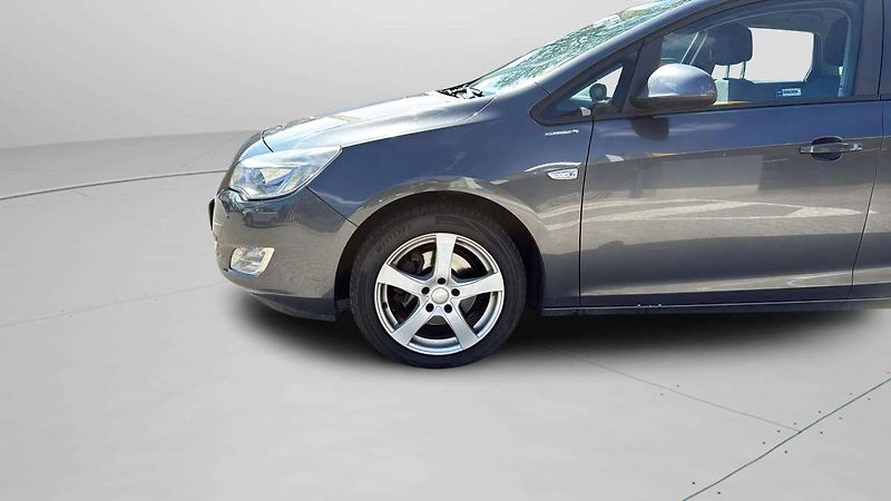 Opel Astra J SPORTS TOURER ENJOY A17DTR M - fotka 20 z 21