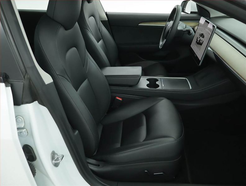 Tesla Model 3 (2022) Standard Range LFP, SoH 92% - fotka 9 z 20