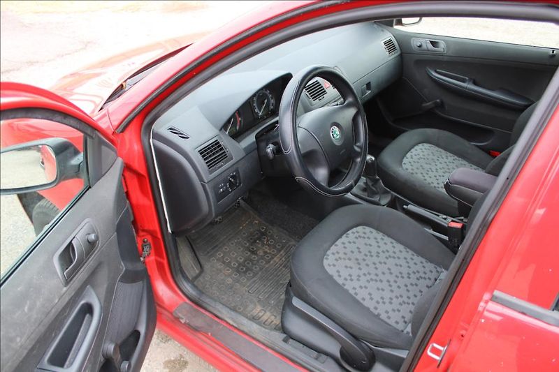 Škoda Fabia 1,2 i  STK 5/2027, KLIMA - fotka 9 z 19