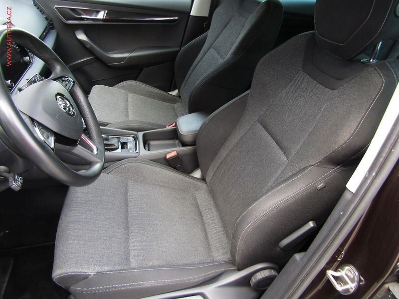 Škoda Karoq (2019) 1.6 TDi, 2.maj,ČR, Style - fotka 9 z 21