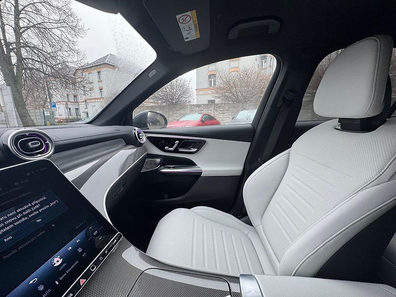 Mercedes-Benz GLC (2025) 220 d 4MATIC - fotka 14 z 24