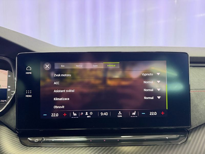 Škoda Octavia 2.0 TDI DSG 4X4 RS, ACC, LED, - fotka 19 z 28