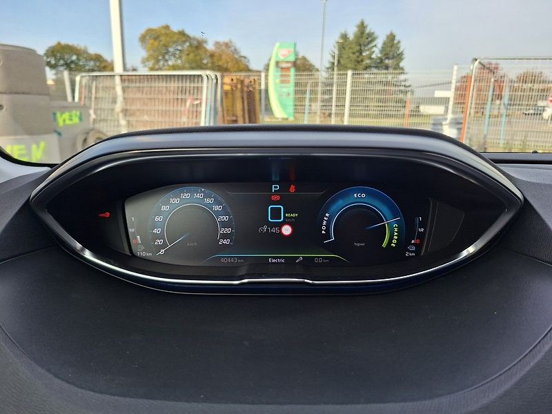 Peugeot 3008 ALLURE PACK HYBRID 225 e-EAT8 - fotka 17 z 31