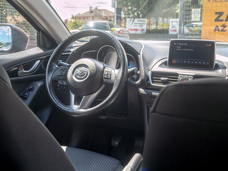 Mazda 3 (2015) ČR 2.2D 110KW – PLNÁ SERVISKA! - fotka 16 z 54