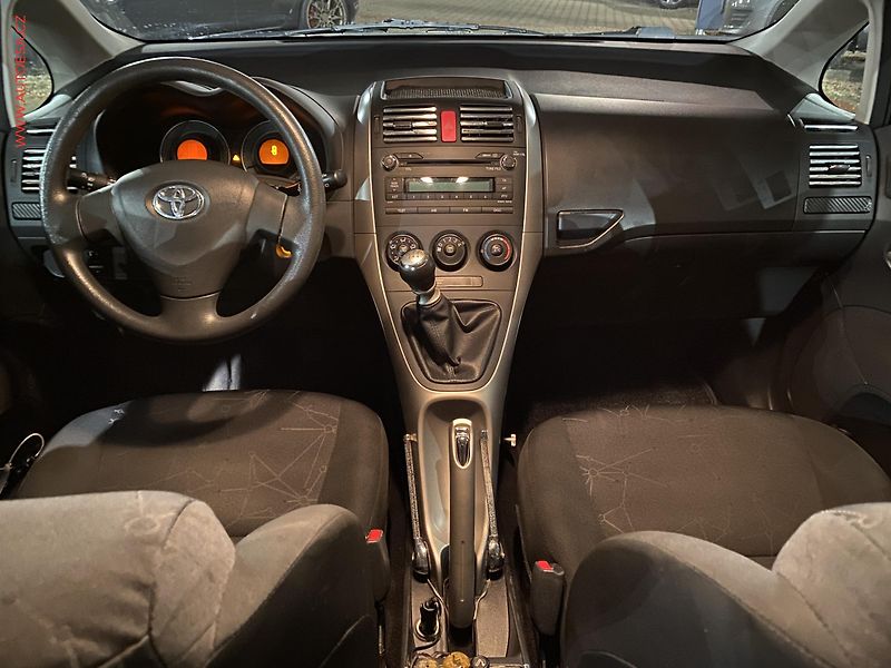 Toyota Auris (2009) 1.3 VVT-i, 1.maj,ČR, Terra - fotka 8 z 16