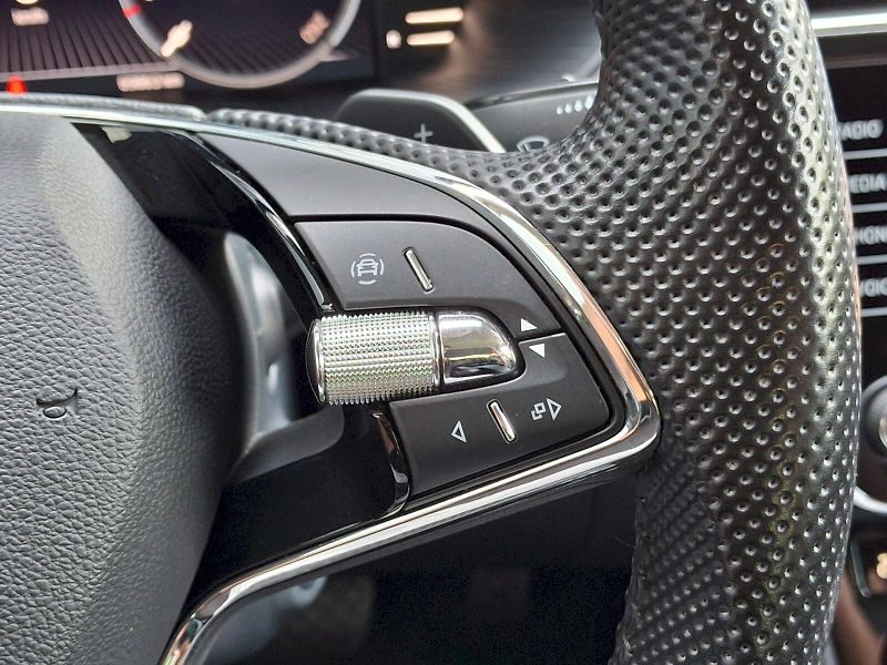 Škoda Superb (2022) Style Plus Top DSG 2,0TSi 140k - fotka 19 z 35
