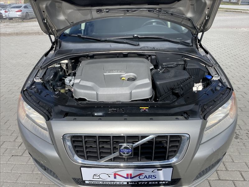 Volvo V70 2,0 d 100kw Momentum Kinetic o - fotka 22 z 31