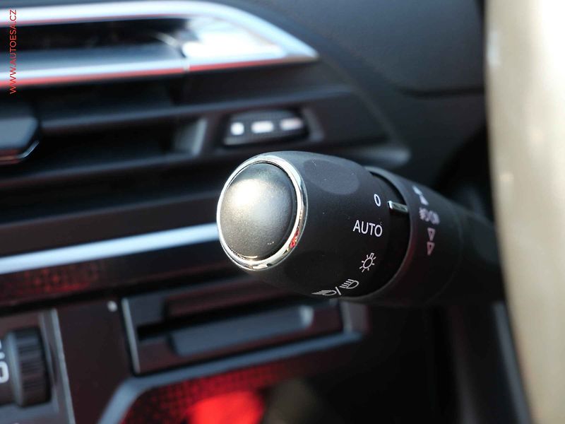 Citroën C4 (2014) 2.0 Blue HDi, Executive, AT - fotka 14 z 29