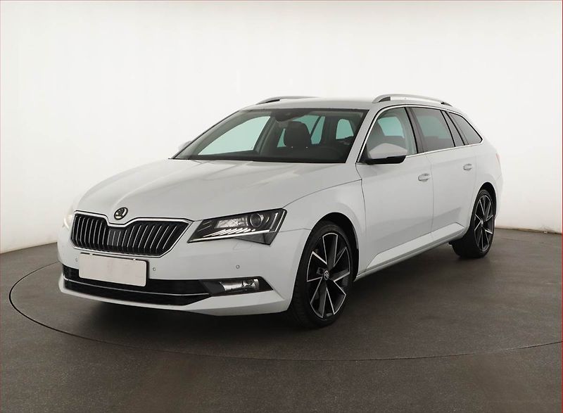 Škoda Superb (2016) Style 2.0 TDI, Navi, Bi-Xenony - fotka 2 z 19