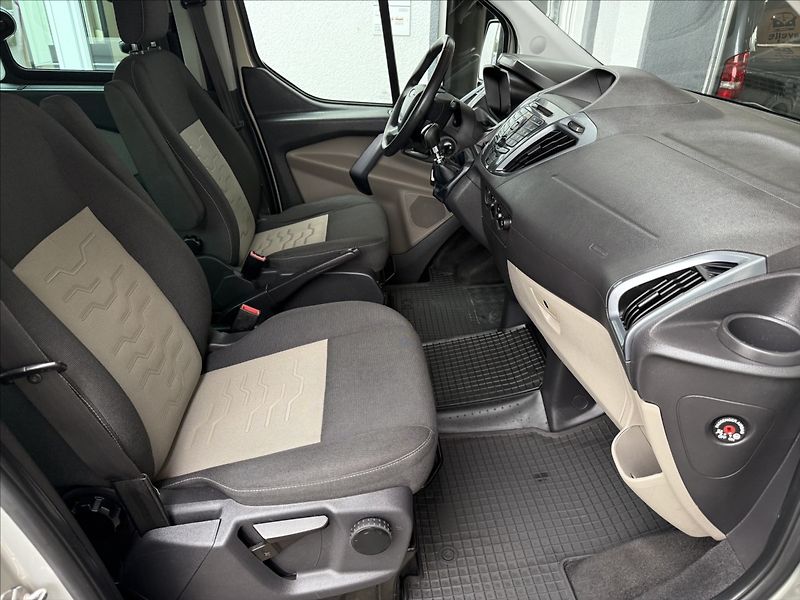 Ford Tourneo Custom 2,2 Titanium,92kW,po servisu - fotka 12 z 31