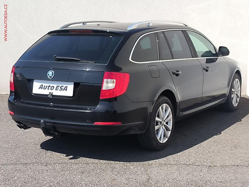 Škoda Superb (2011) 2.0TDi, DSG, bixen, TZ - fotka 4 z 21