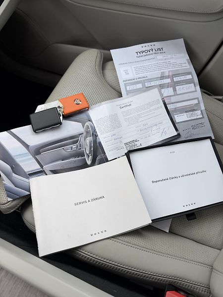 Volvo XC90 2,0D 173kW 4x4 Inscription - fotka 14 z 18