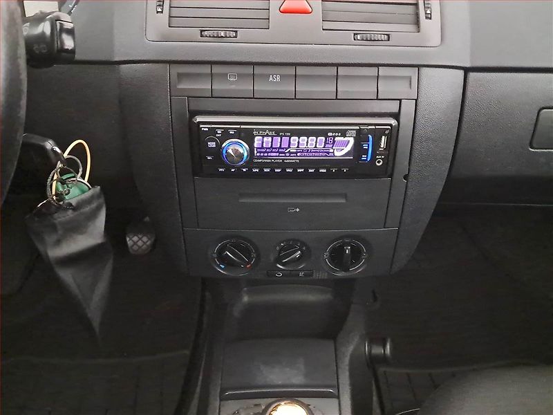 Škoda Fabia (2005) 1.4 16V, nová STK, Klima - fotka 12 z 15
