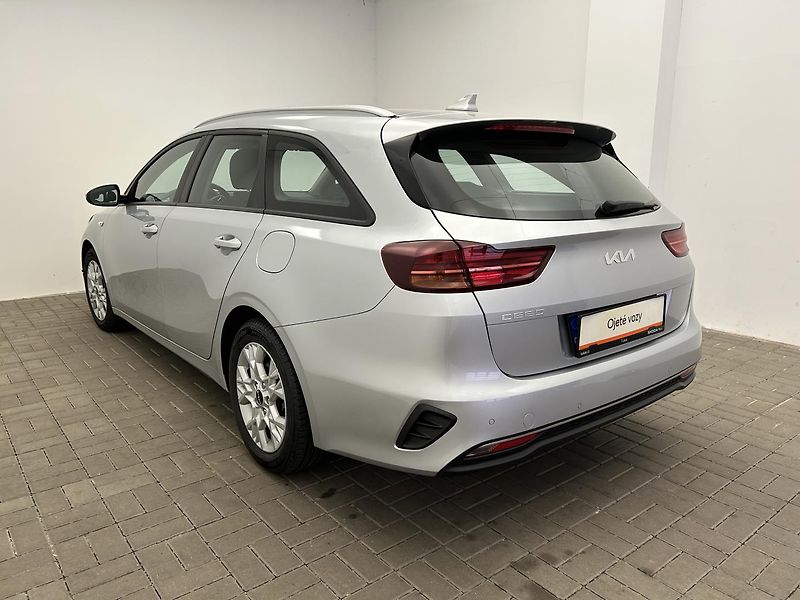 Kia Ceed 1.5 T-GDi  DCT SPIN - fotka 22 z 23