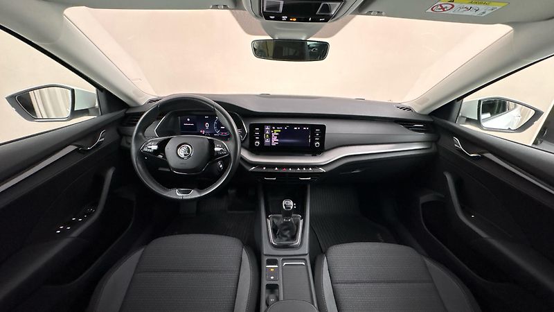 Škoda Octavia 2.0 TDI Ambition Combi - fotka 8 z 27