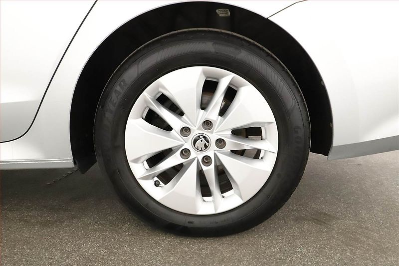 Škoda Octavia (2023) Ambition 2.0 TDI, ČR,1.maj - fotka 16 z 16
